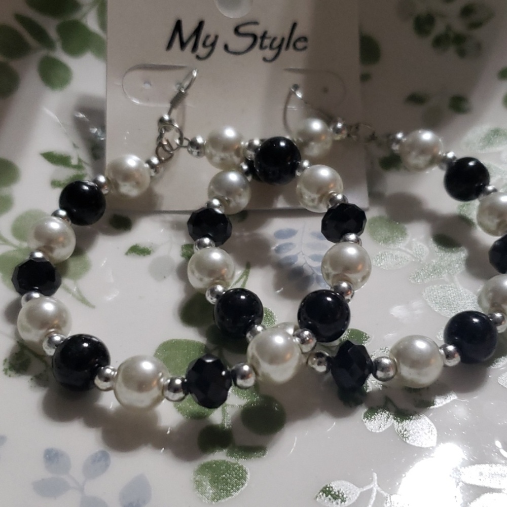 My Style Round Beaded Pierced Earrings